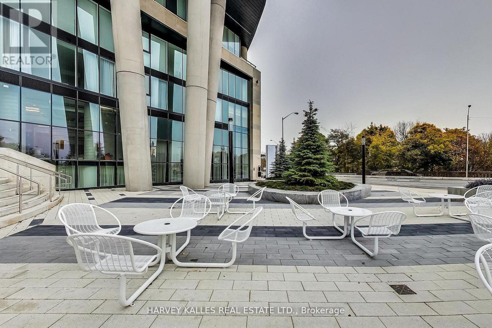 515 - 585 BLOOR STREET E