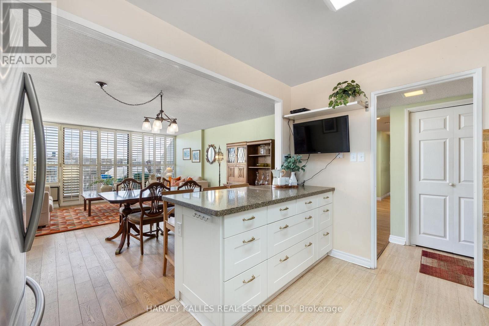 504 - 10 FASHION ROSEWAY