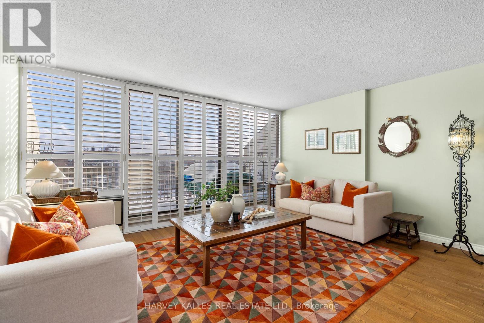 504 - 10 FASHION ROSEWAY