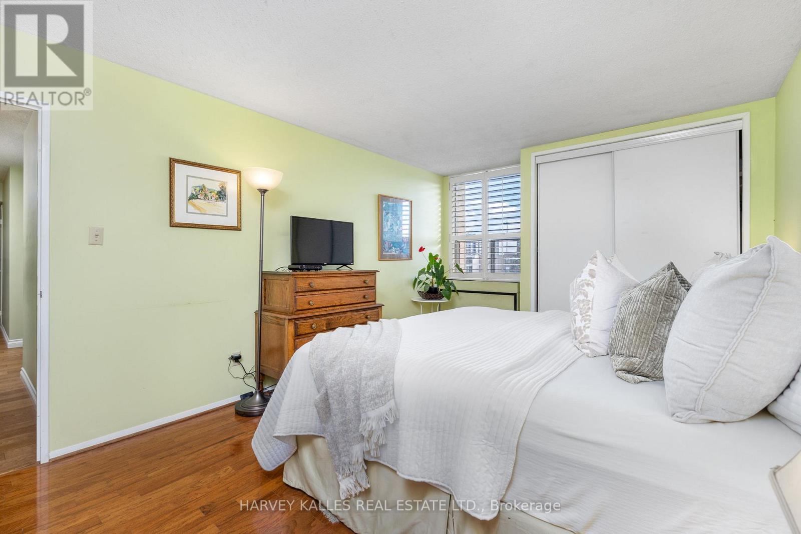 504 - 10 FASHION ROSEWAY