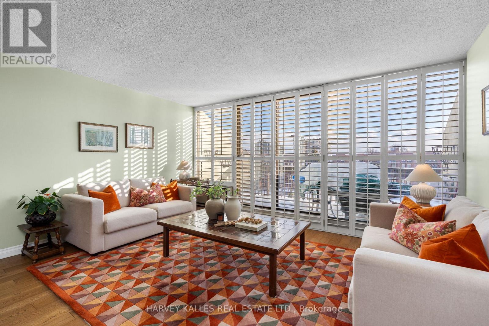 504 - 10 FASHION ROSEWAY