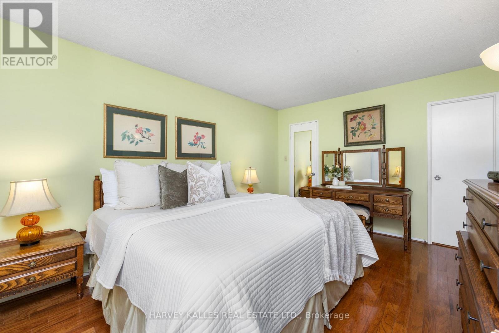 504 - 10 FASHION ROSEWAY