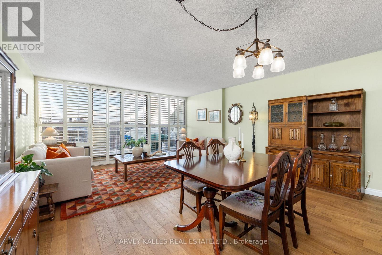 504 - 10 FASHION ROSEWAY