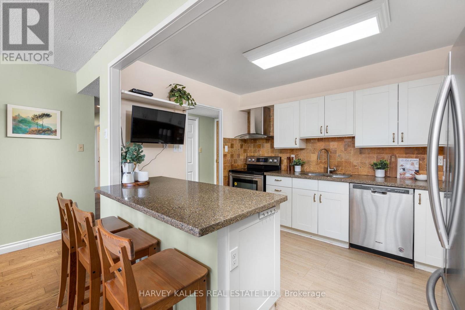 504 - 10 FASHION ROSEWAY