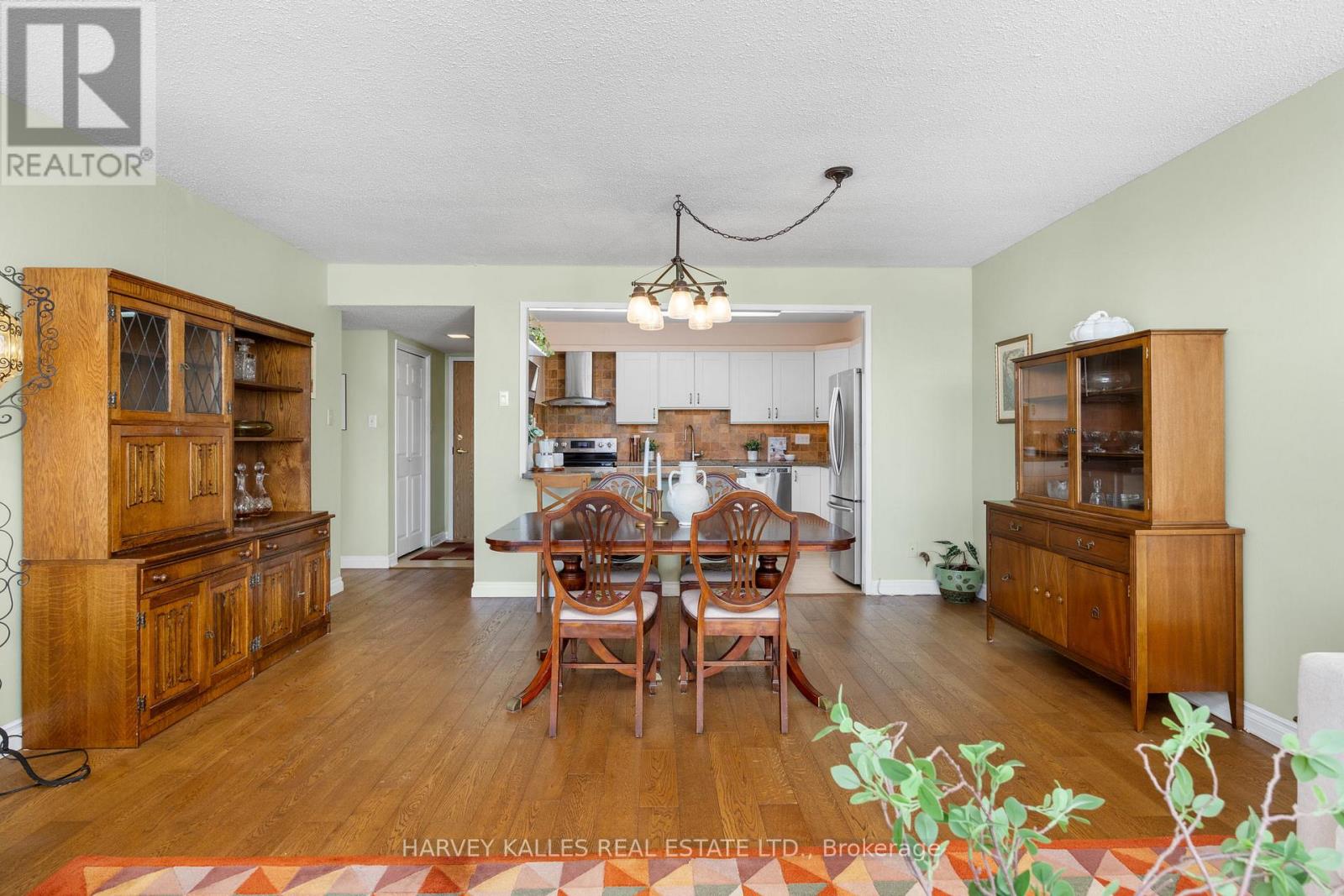 504 - 10 FASHION ROSEWAY