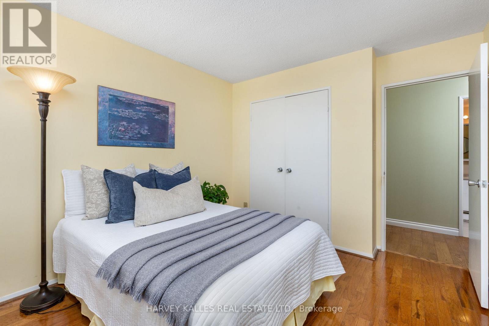 504 - 10 FASHION ROSEWAY