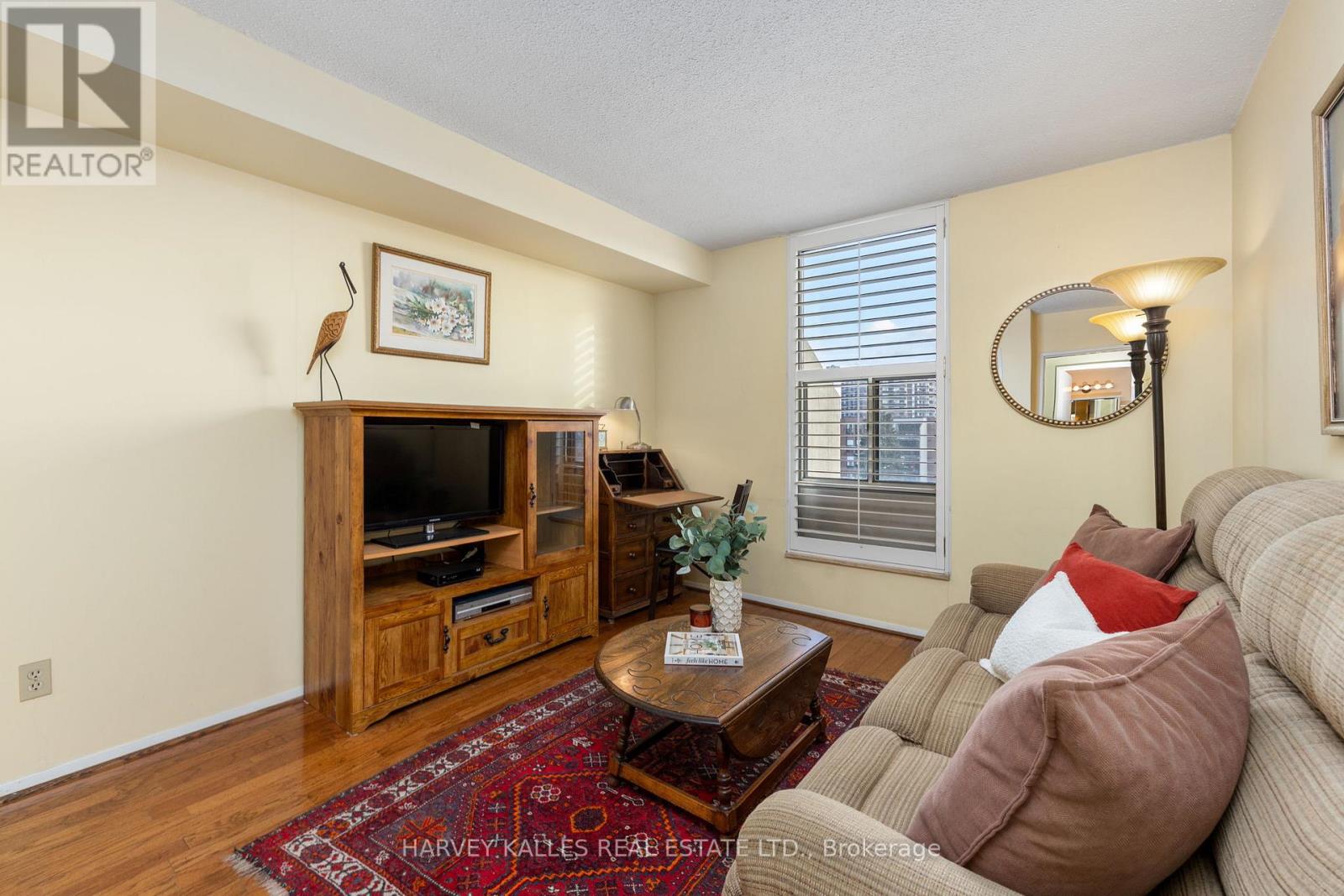 504 - 10 FASHION ROSEWAY