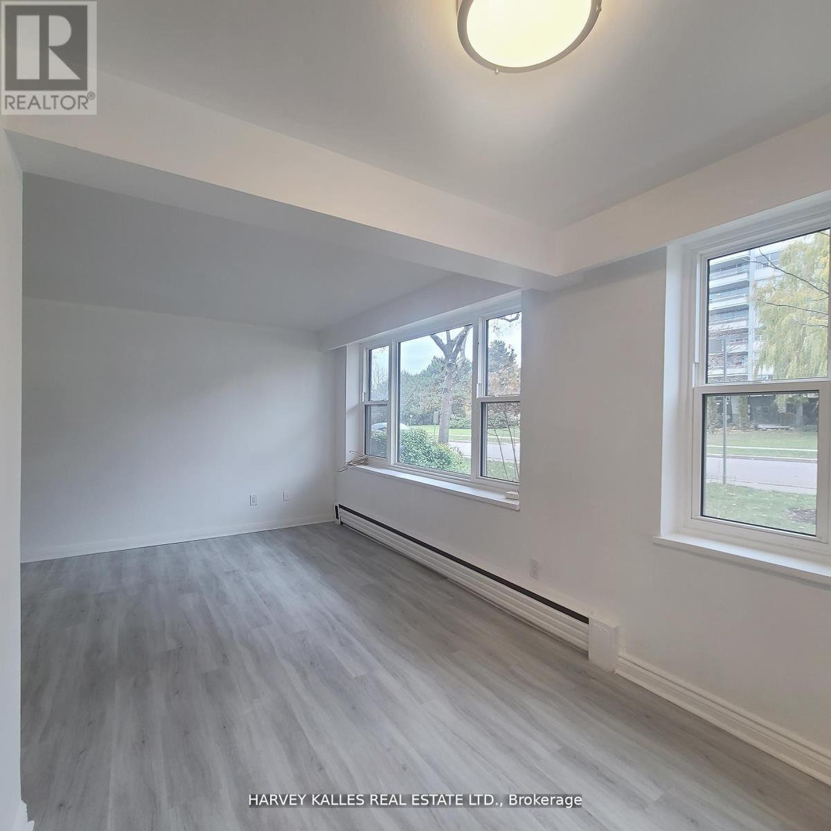 4 - 125 SHELBORNE AVENUE