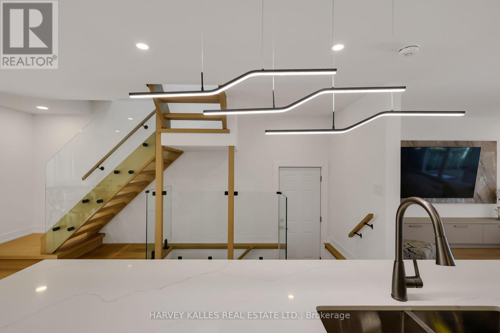 207 SUTHERLAND DRIVE