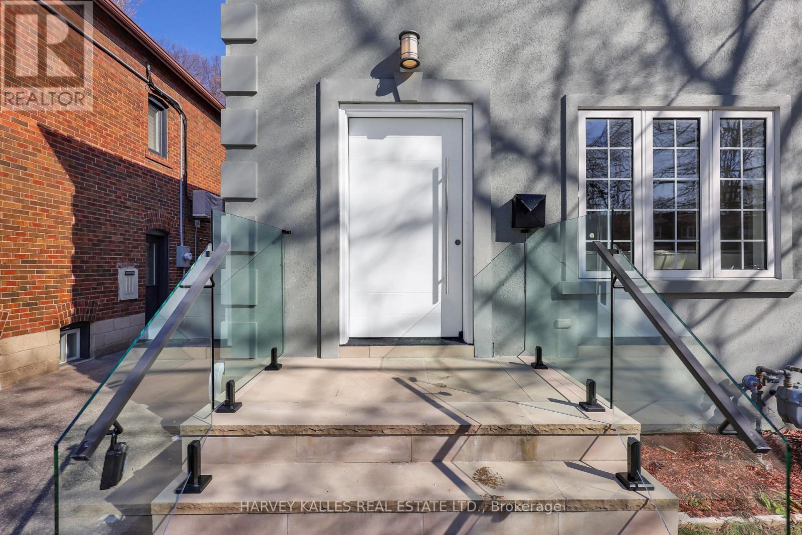 207 SUTHERLAND DRIVE