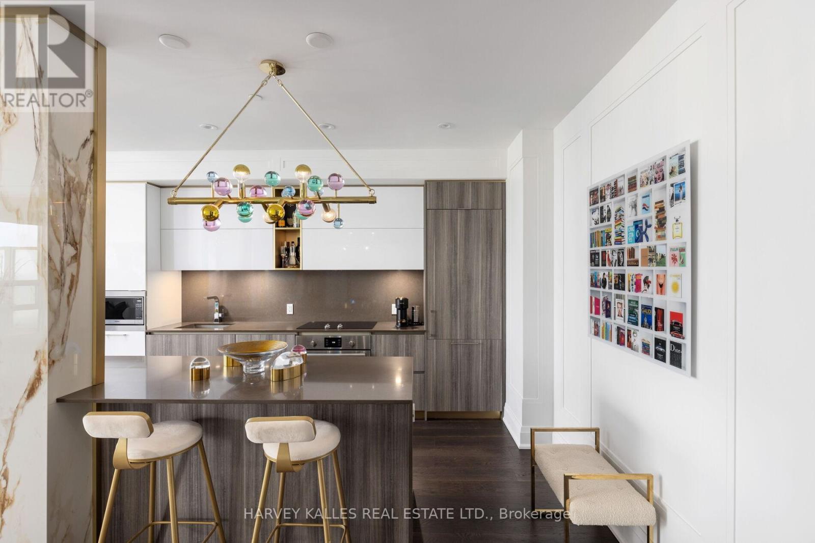 805 - 151 AVENUE ROAD