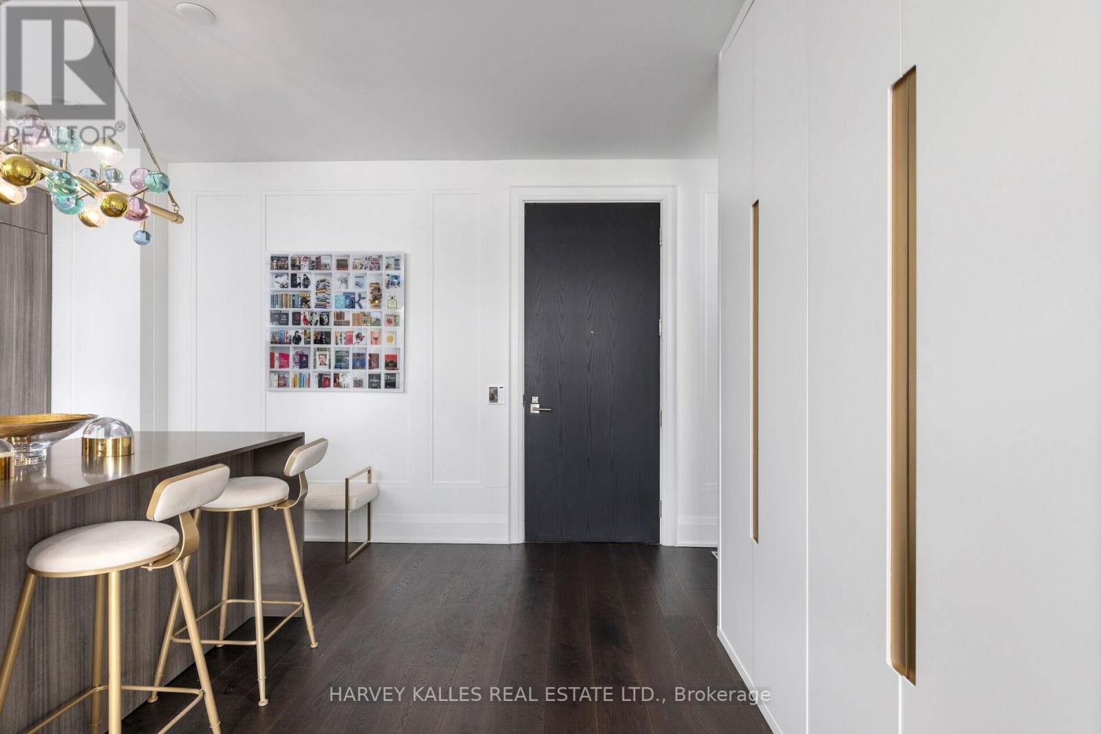 805 - 151 AVENUE ROAD