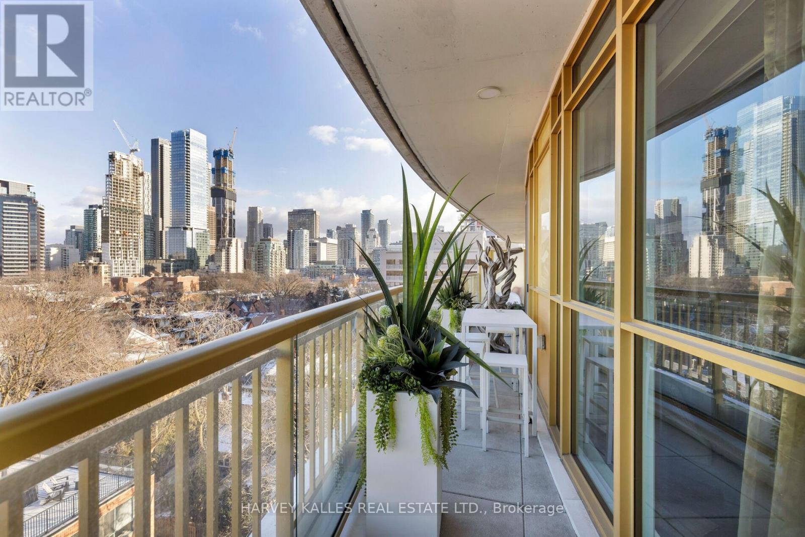 805 - 151 AVENUE ROAD