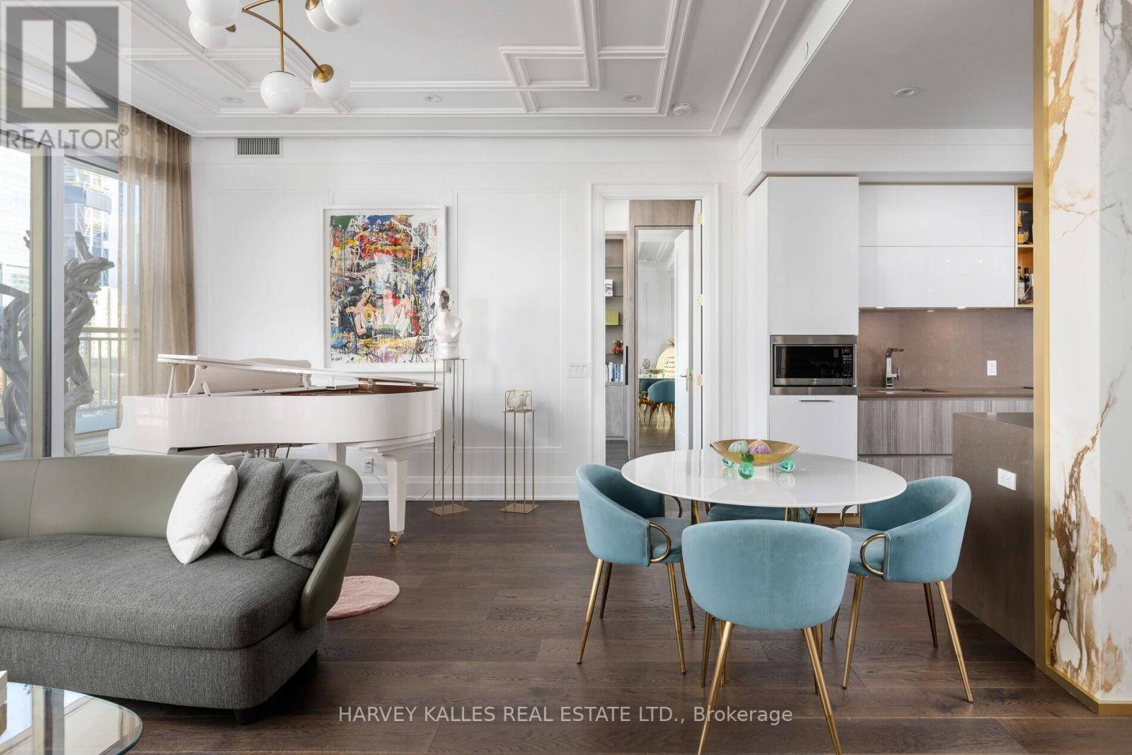 805 - 151 AVENUE ROAD