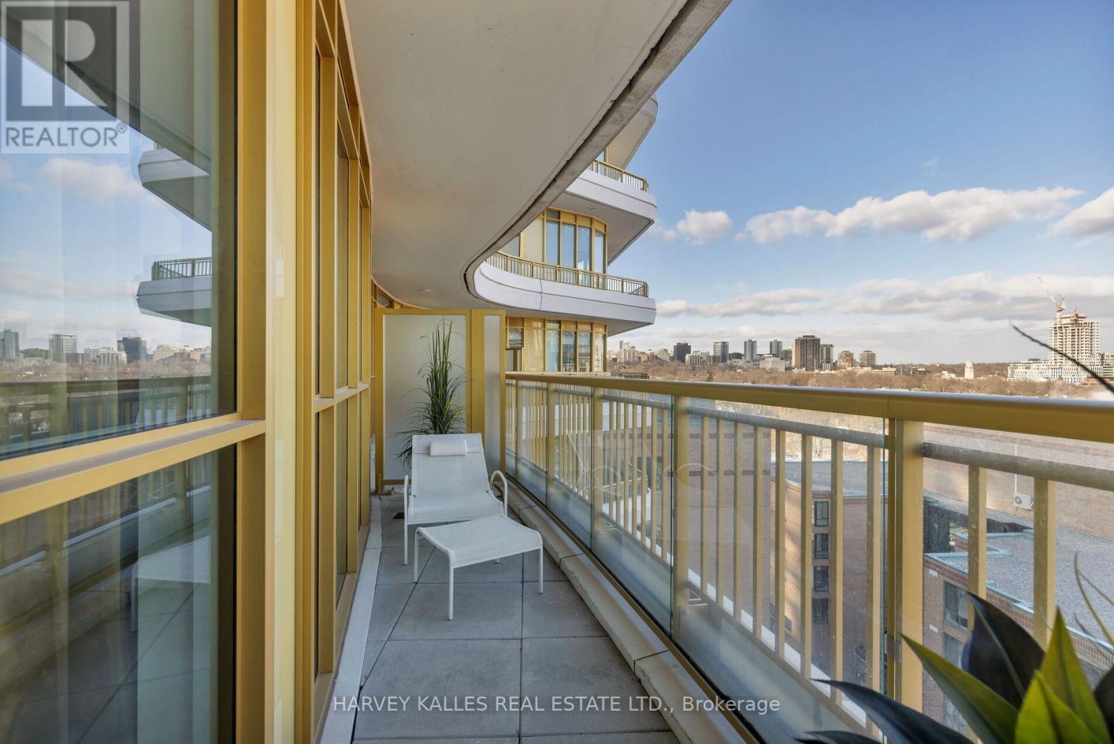 805 - 151 AVENUE ROAD