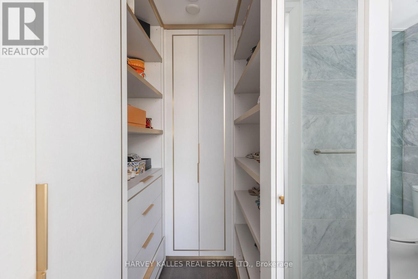 805 - 151 AVENUE ROAD