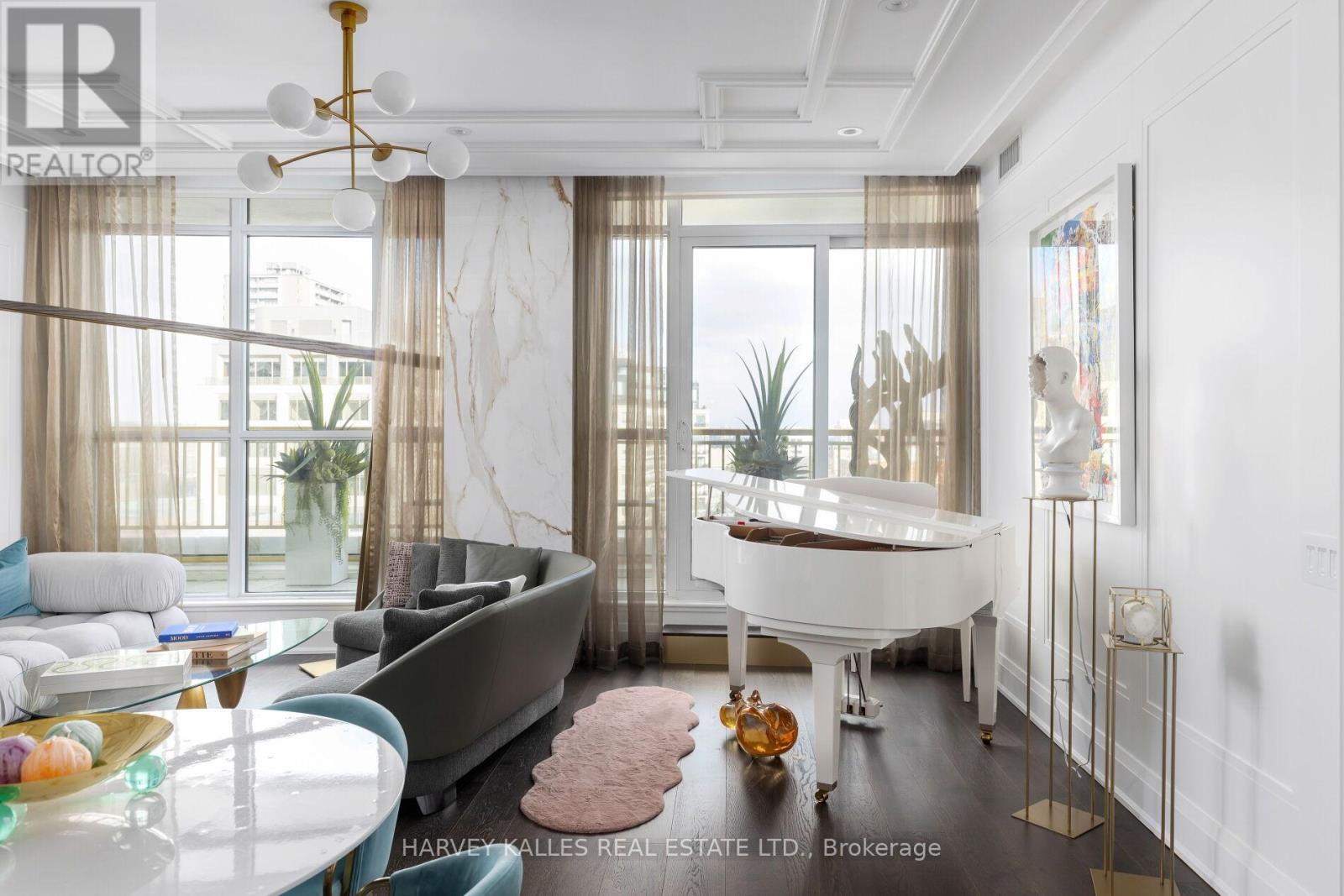 805 - 151 AVENUE ROAD