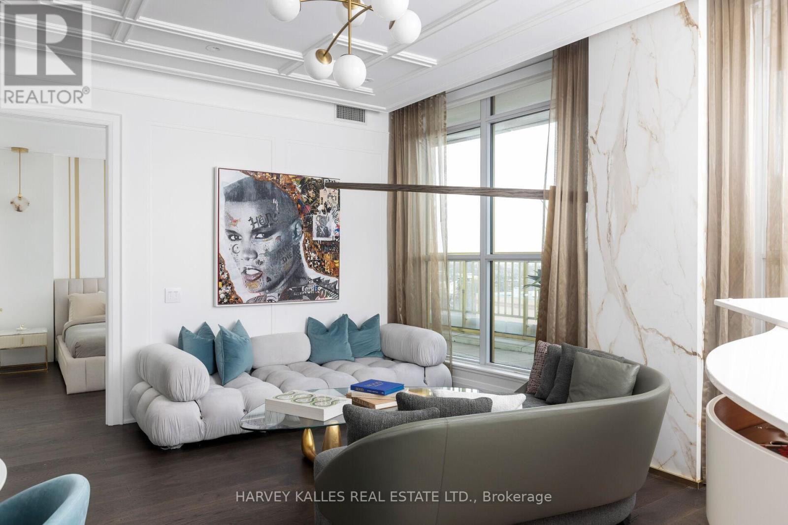 805 - 151 AVENUE ROAD