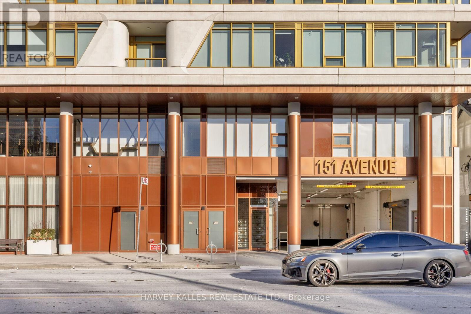 805 - 151 AVENUE ROAD