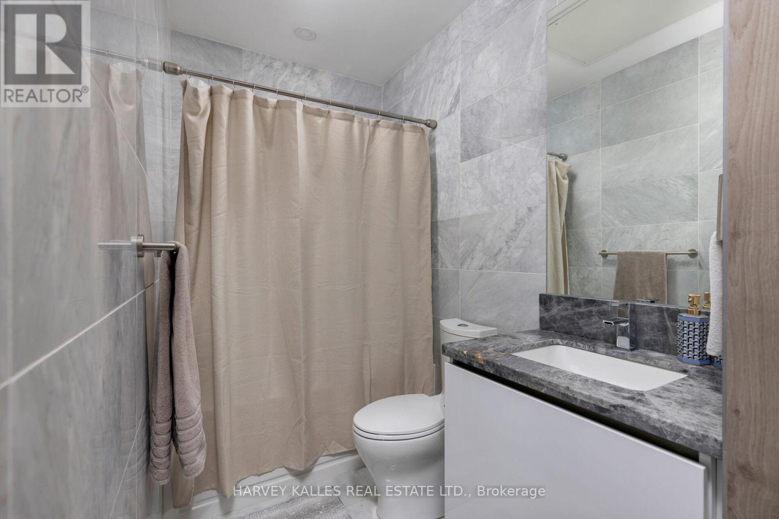 805 - 151 AVENUE ROAD