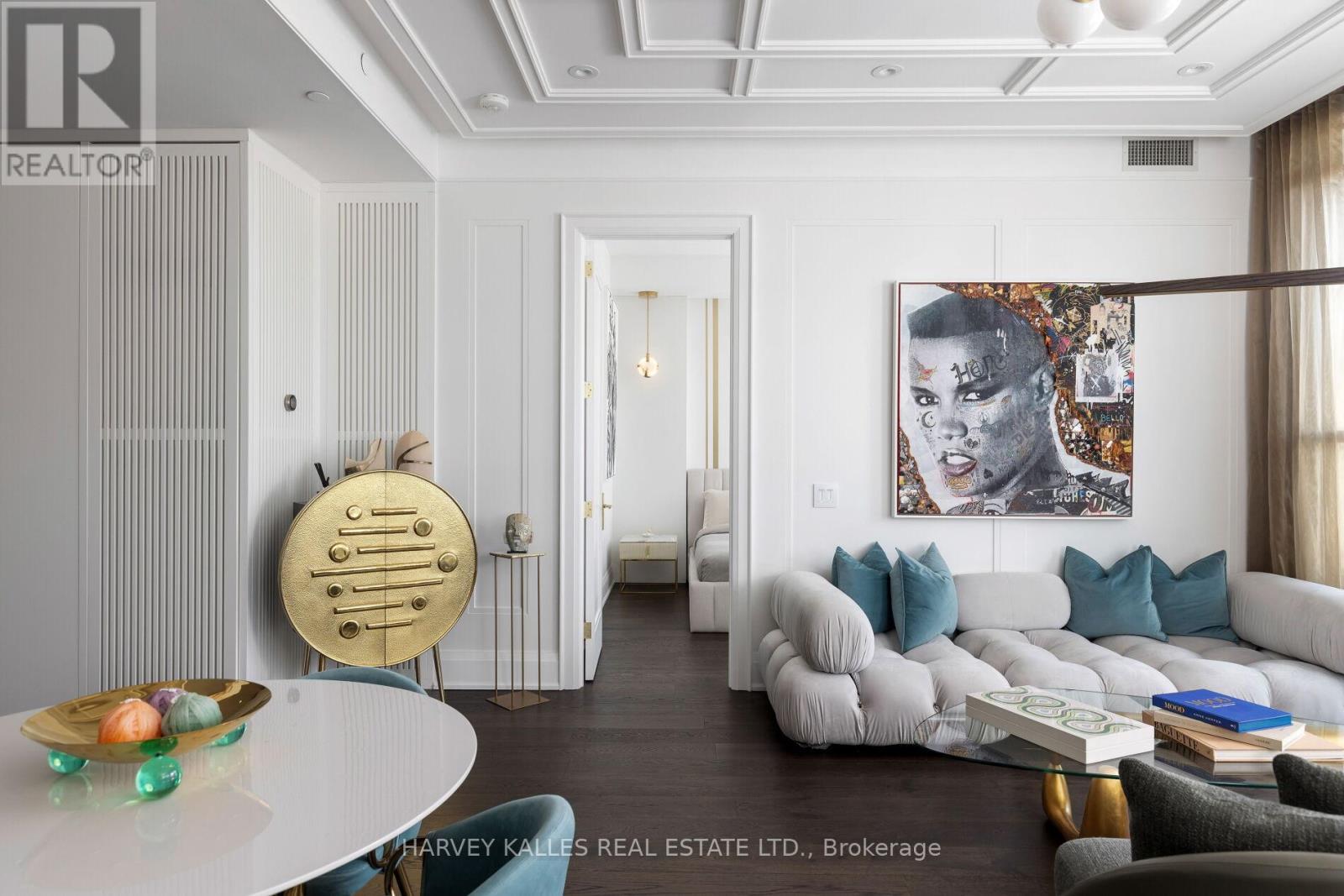 805 - 151 AVENUE ROAD