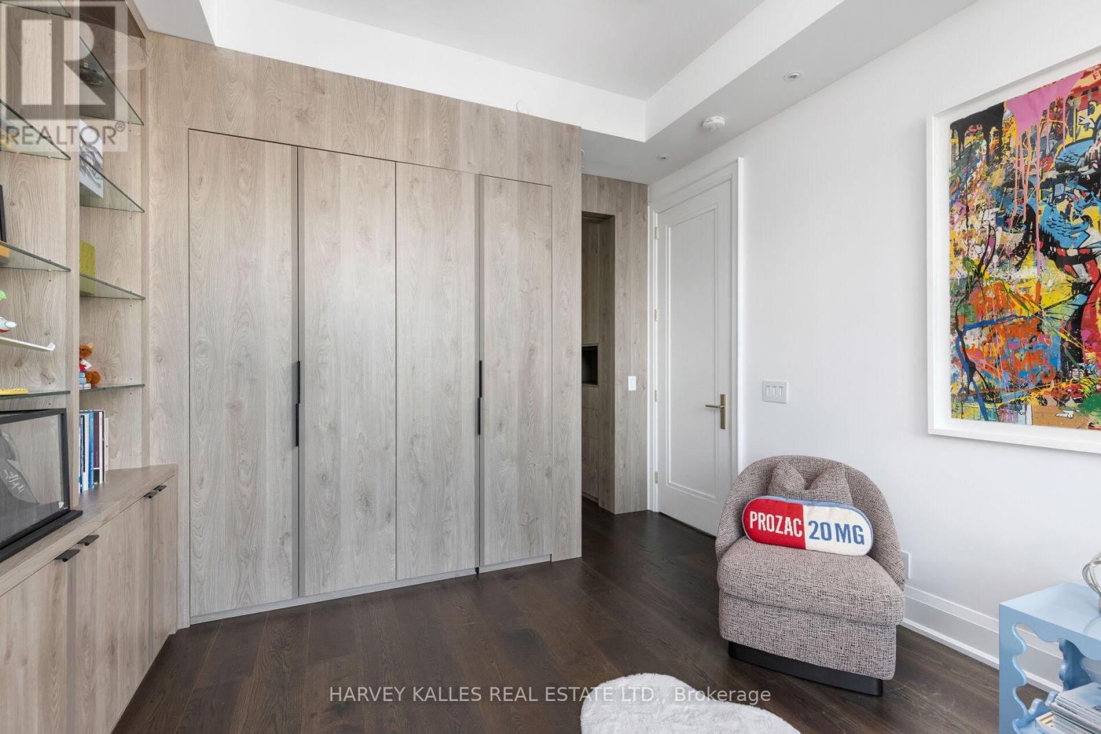 805 - 151 AVENUE ROAD