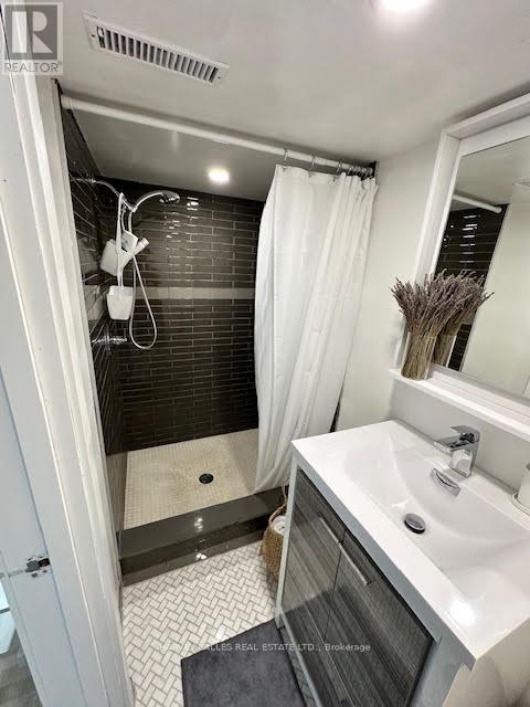 LOWER - 115 NORTHCLIFFE BOULEVARD