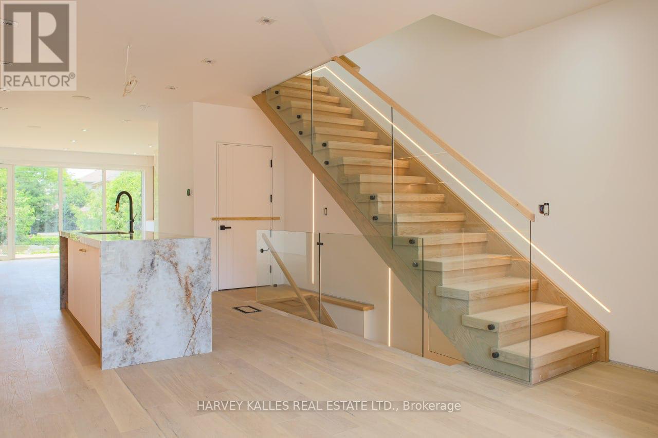 2970A BAYVIEW AVENUE