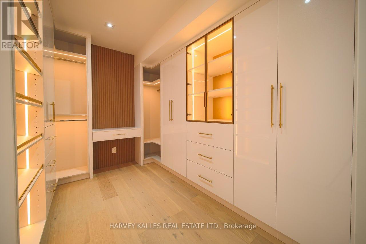 2970A BAYVIEW AVENUE