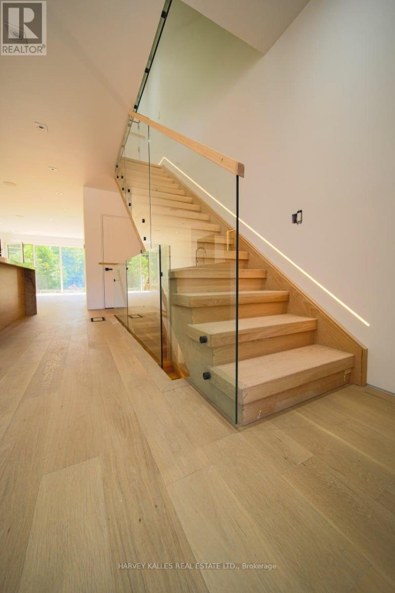 2970A BAYVIEW AVENUE