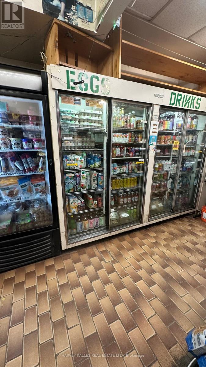 MAIN - 64 KENSINGTON AVENUE