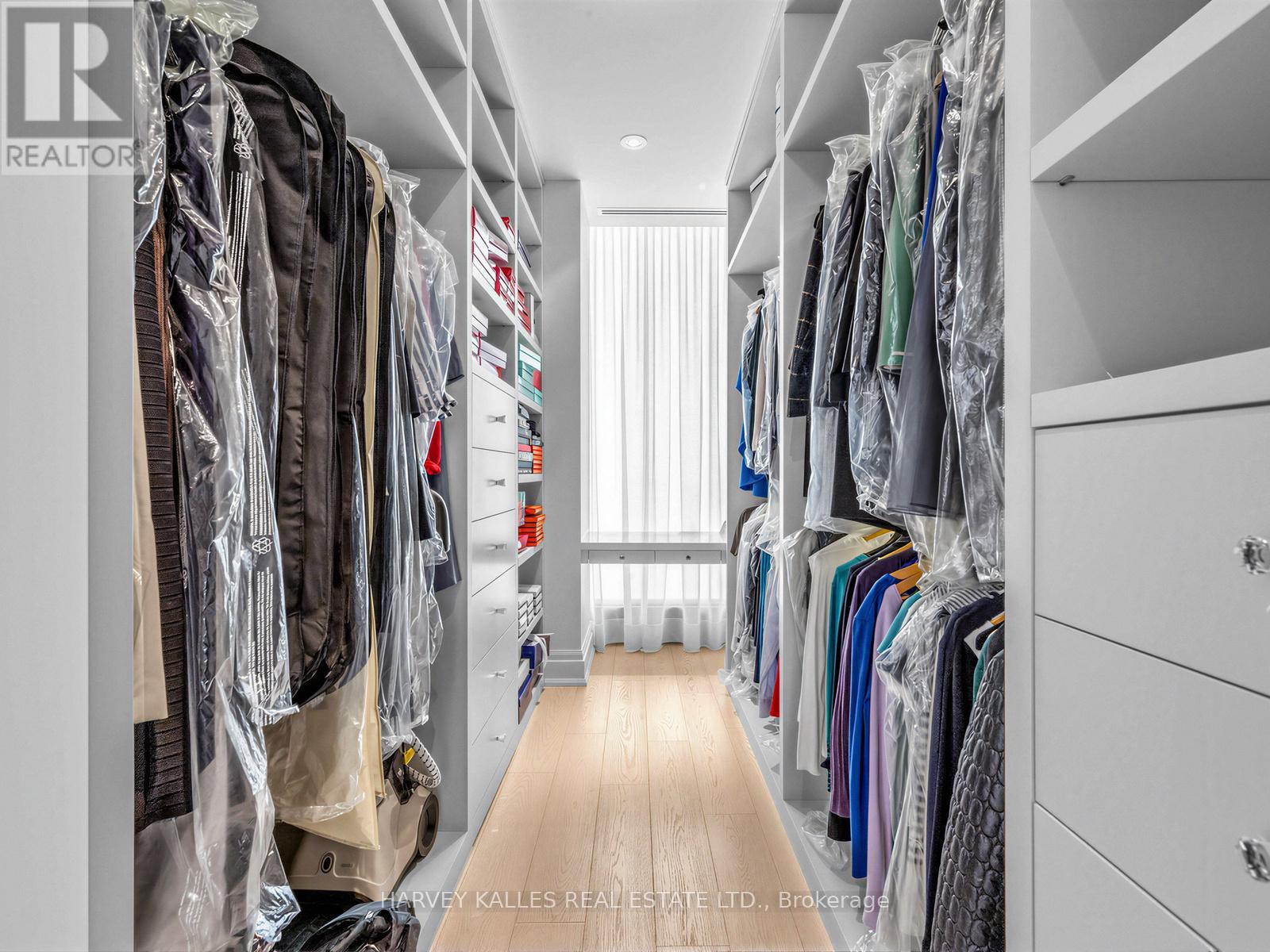 4702 - 50 YORKVILLE AVENUE