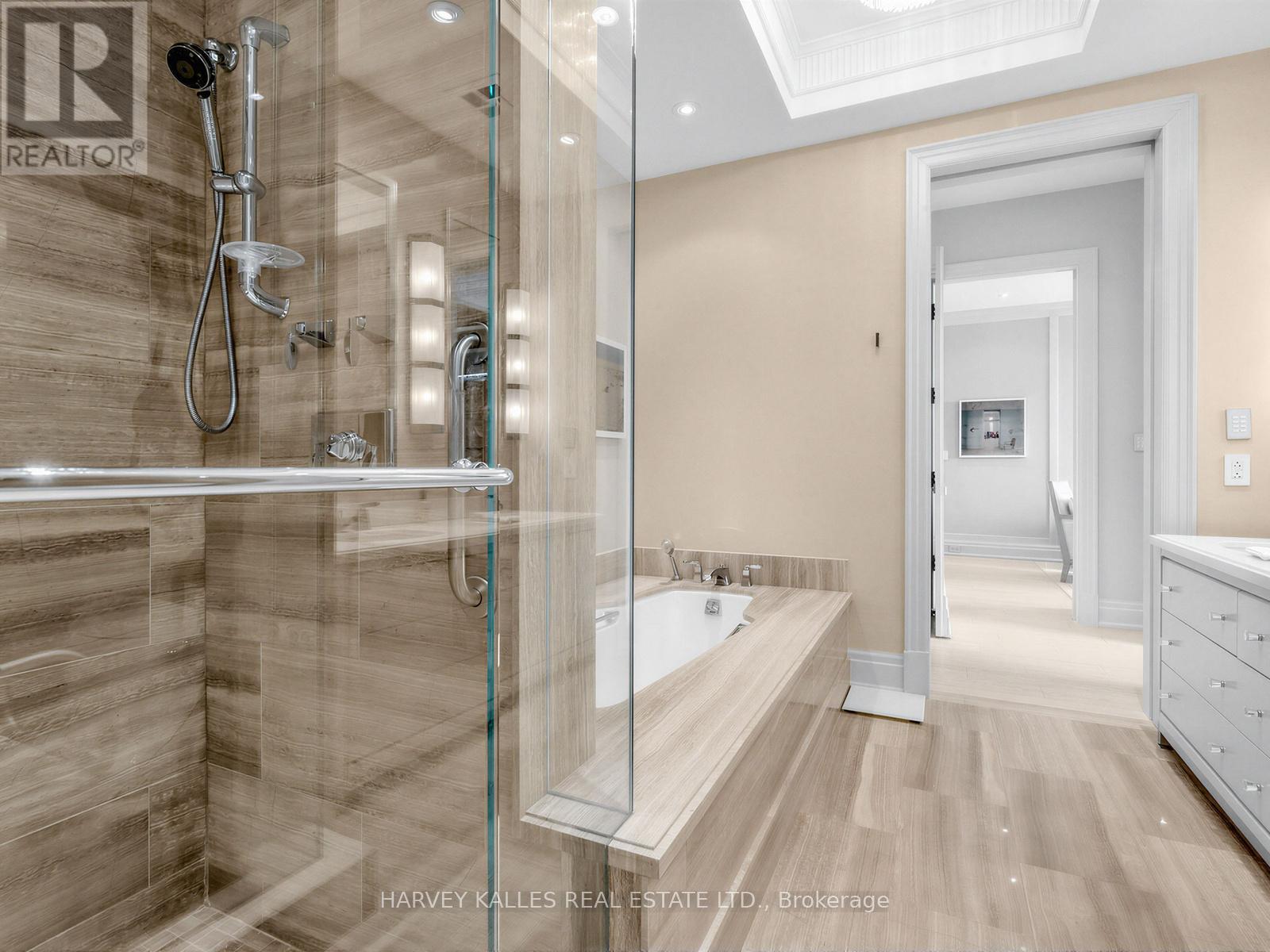 4702 - 50 YORKVILLE AVENUE