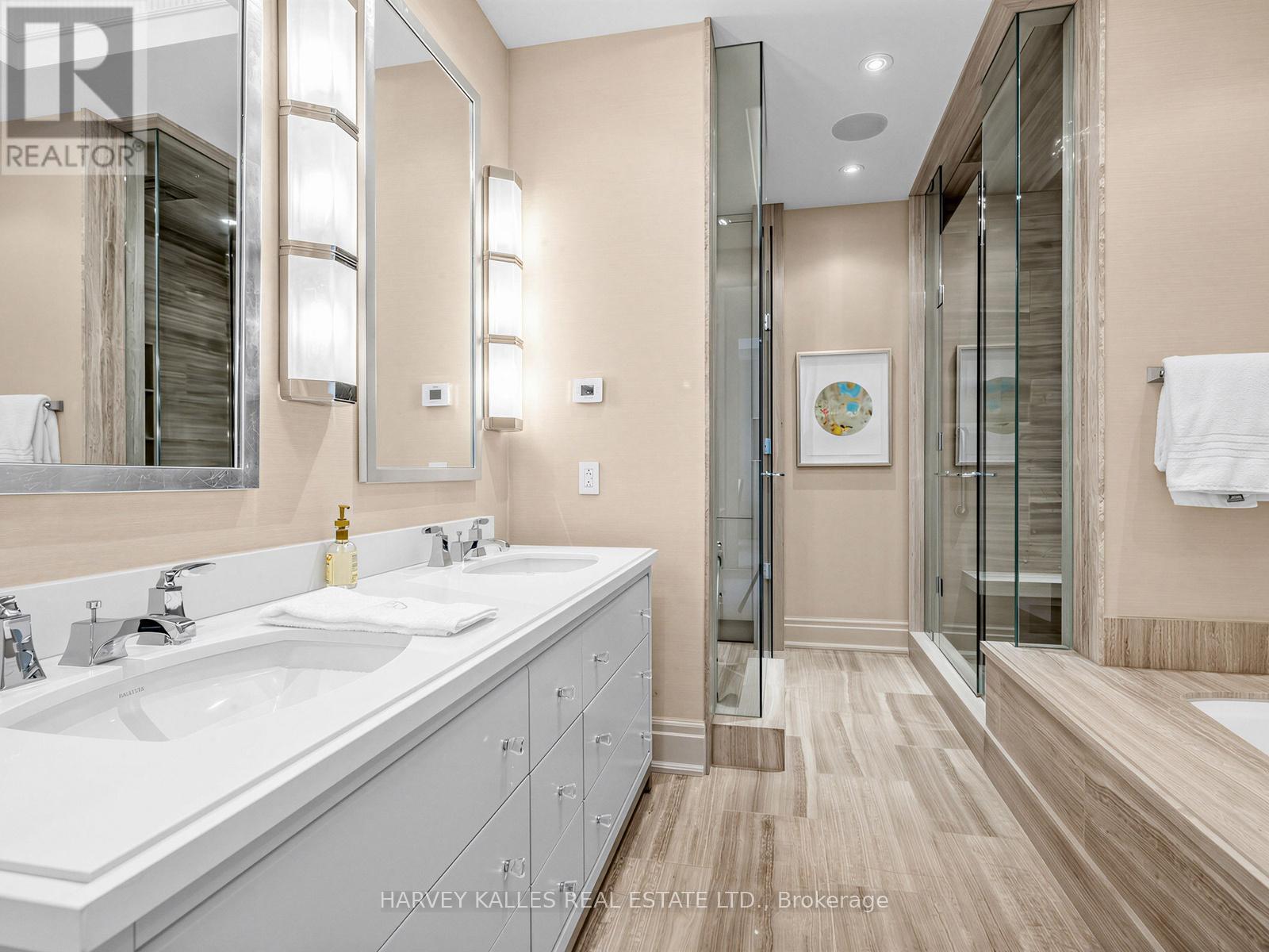 4702 - 50 YORKVILLE AVENUE