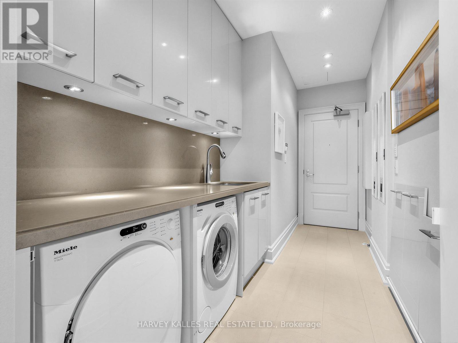 4702 - 50 YORKVILLE AVENUE