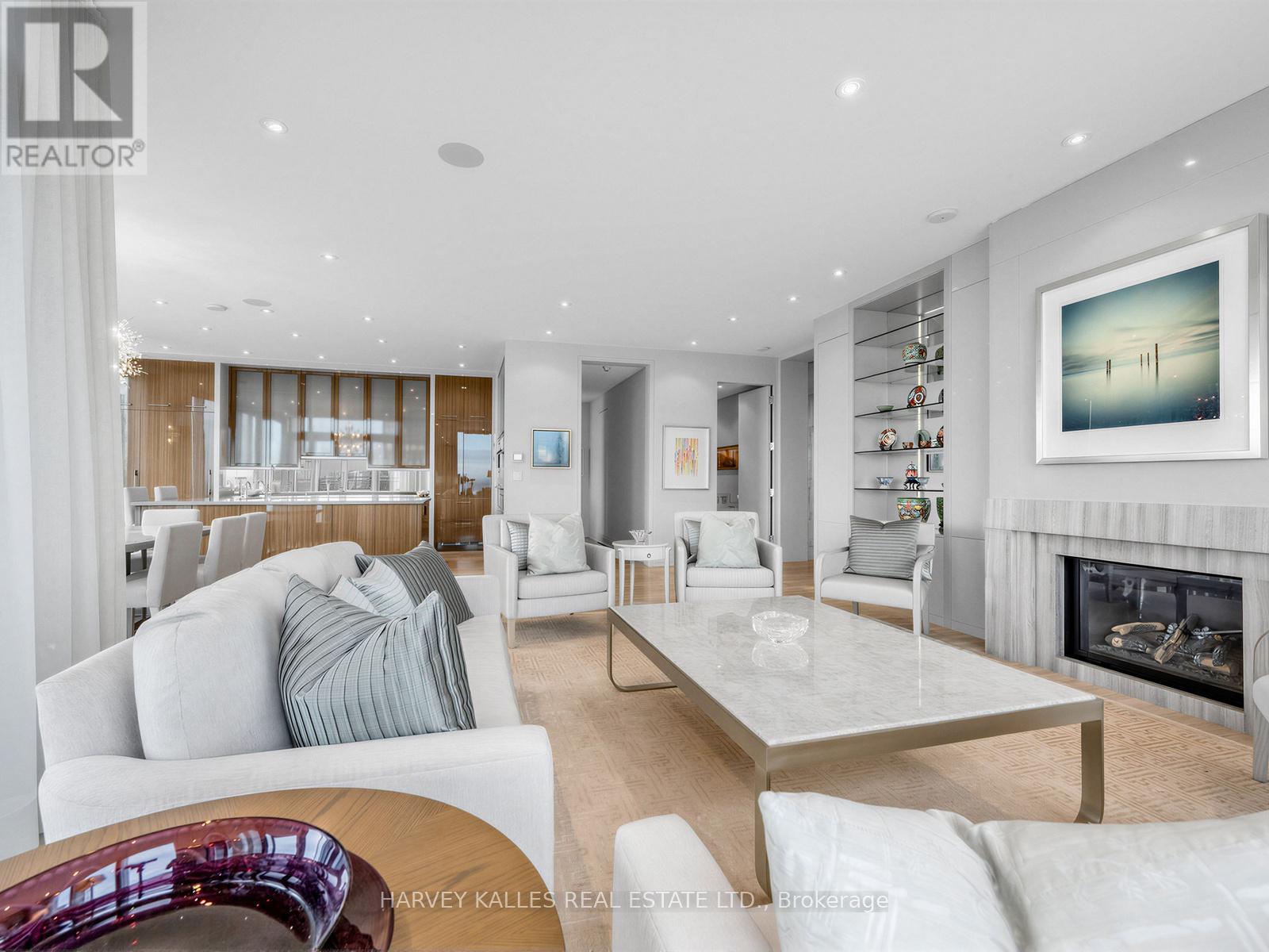 4702 - 50 YORKVILLE AVENUE