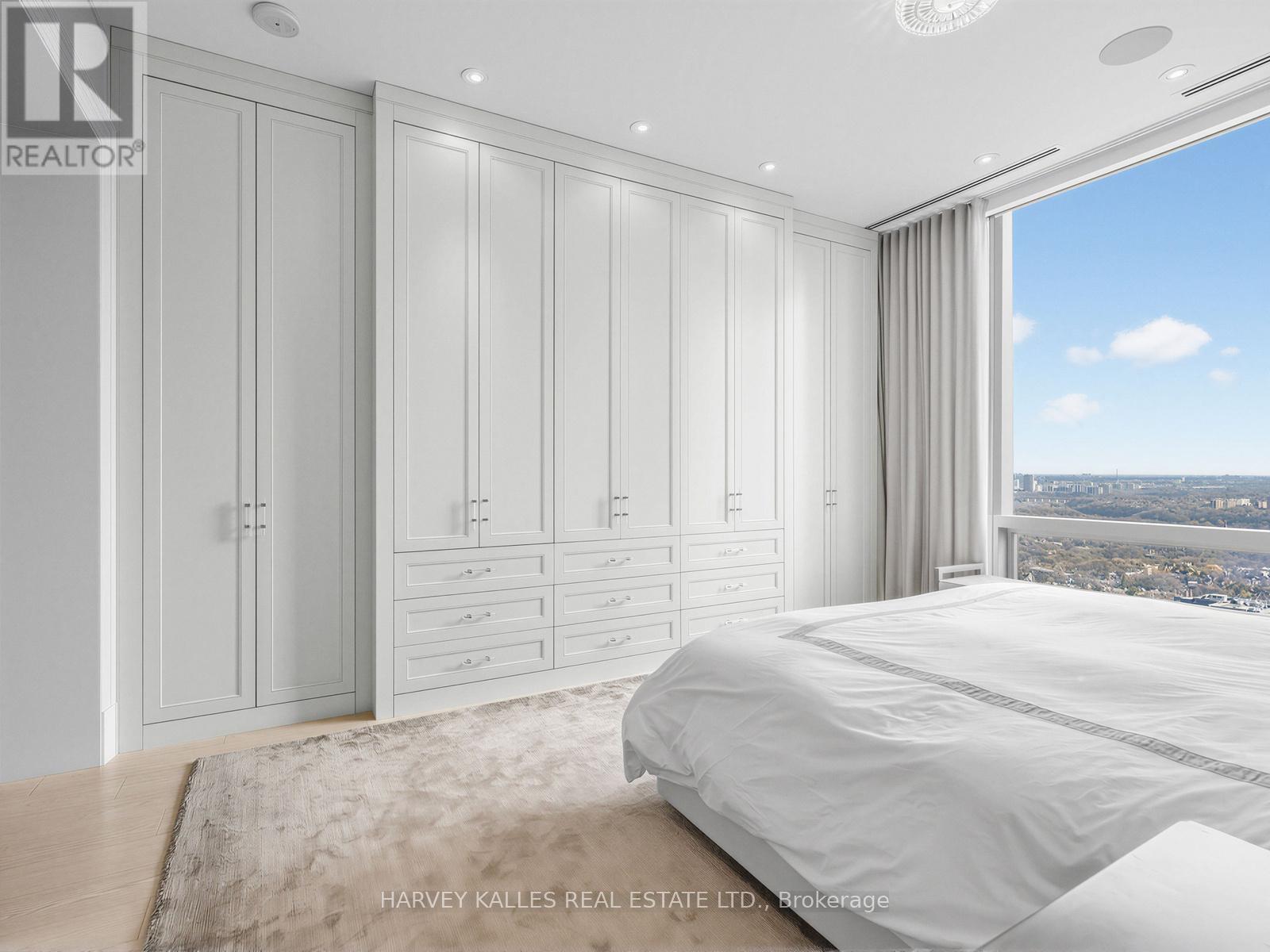 4702 - 50 YORKVILLE AVENUE