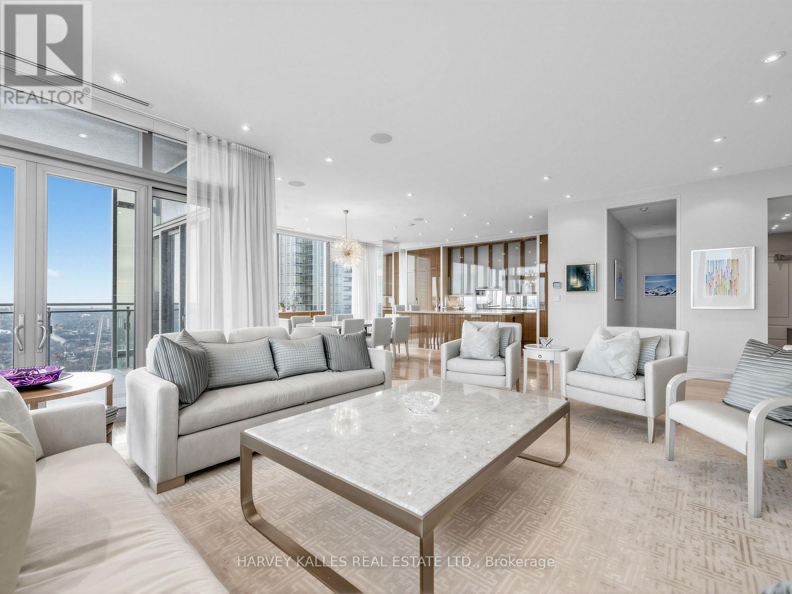 4702 - 50 YORKVILLE AVENUE