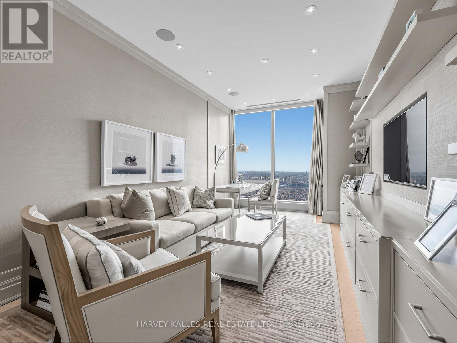 4702 - 50 YORKVILLE AVENUE