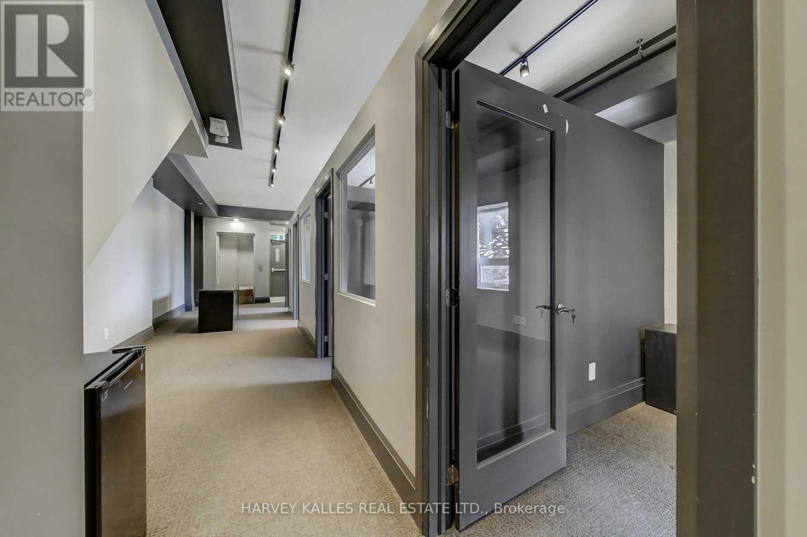 MAIN - 2078 AVENUE ROAD