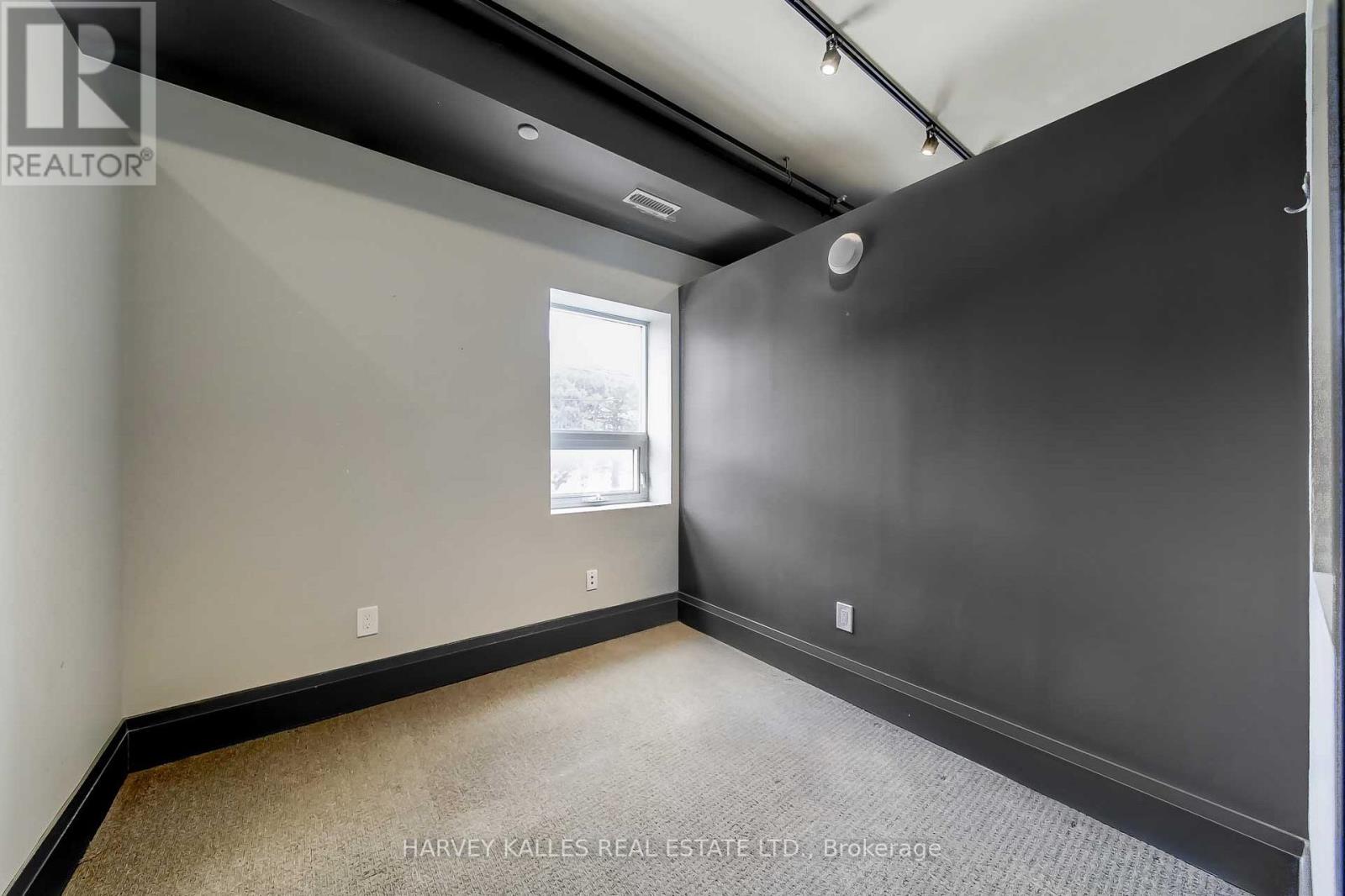 MAIN - 2078 AVENUE ROAD