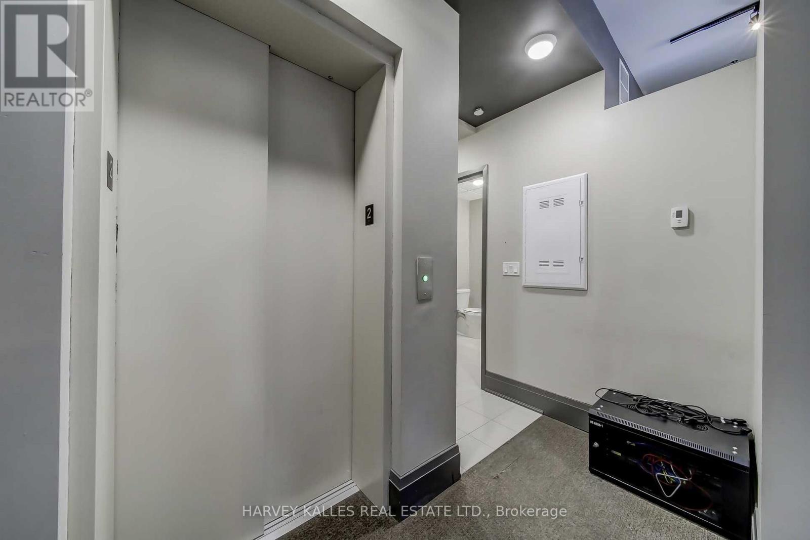 MAIN - 2078 AVENUE ROAD