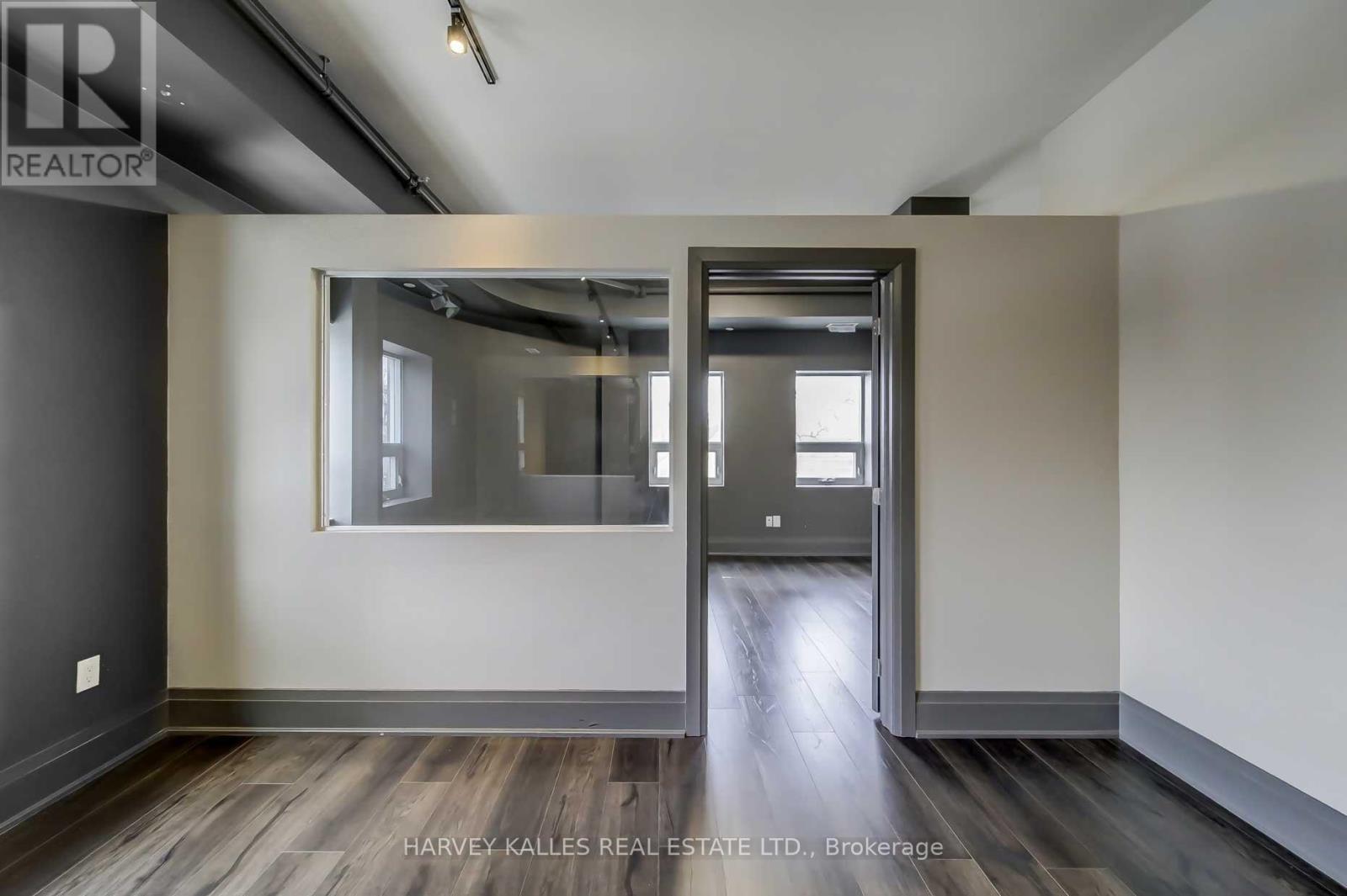 MAIN - 2078 AVENUE ROAD