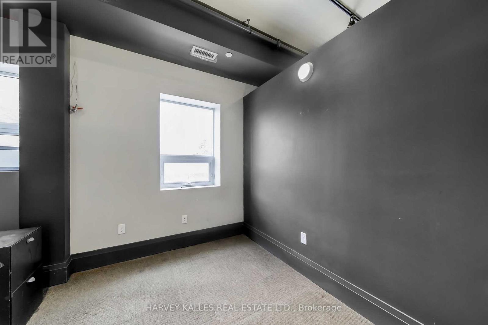 MAIN - 2078 AVENUE ROAD