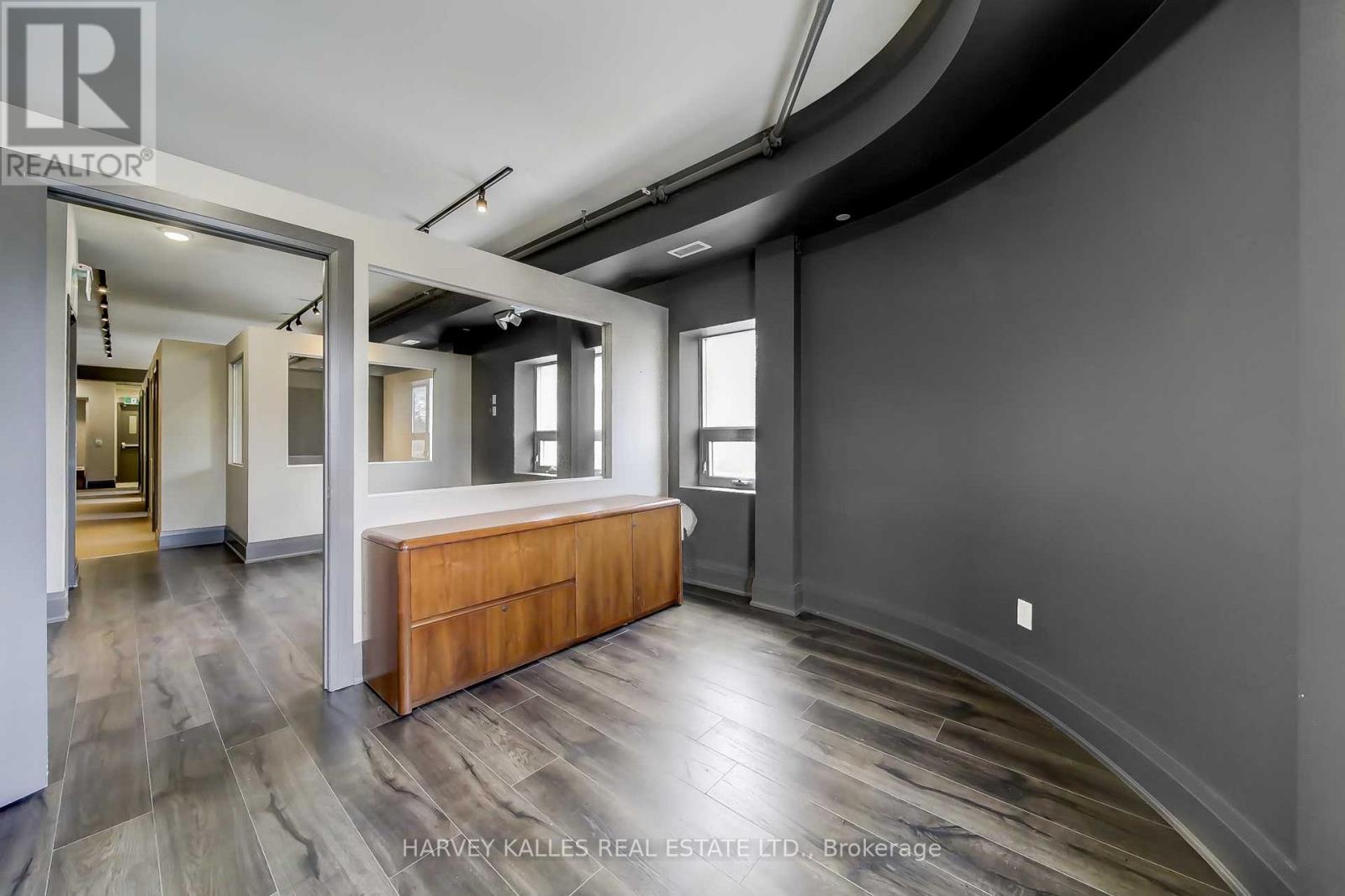 MAIN - 2078 AVENUE ROAD