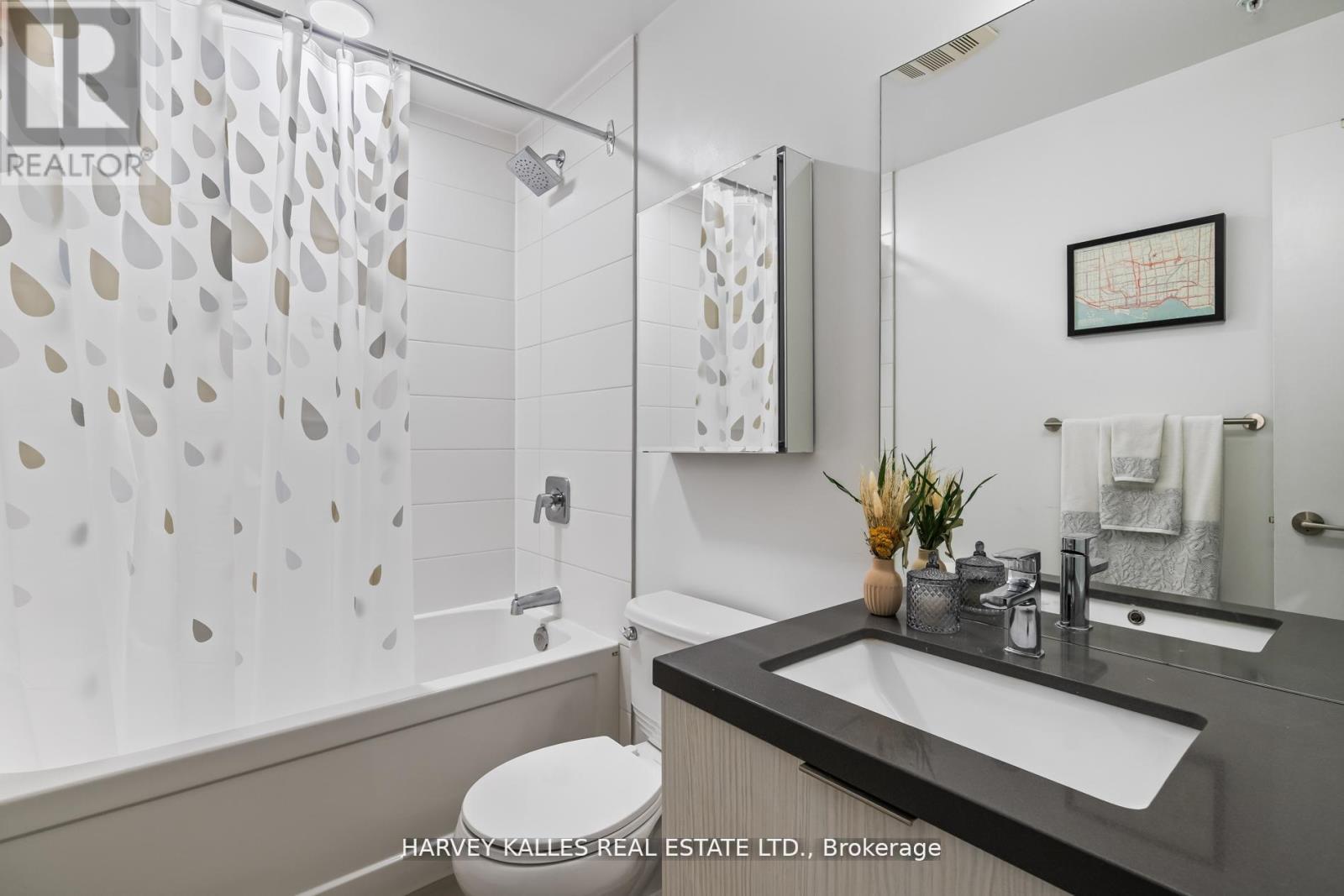 318 - 109 OSSINGTON AVENUE