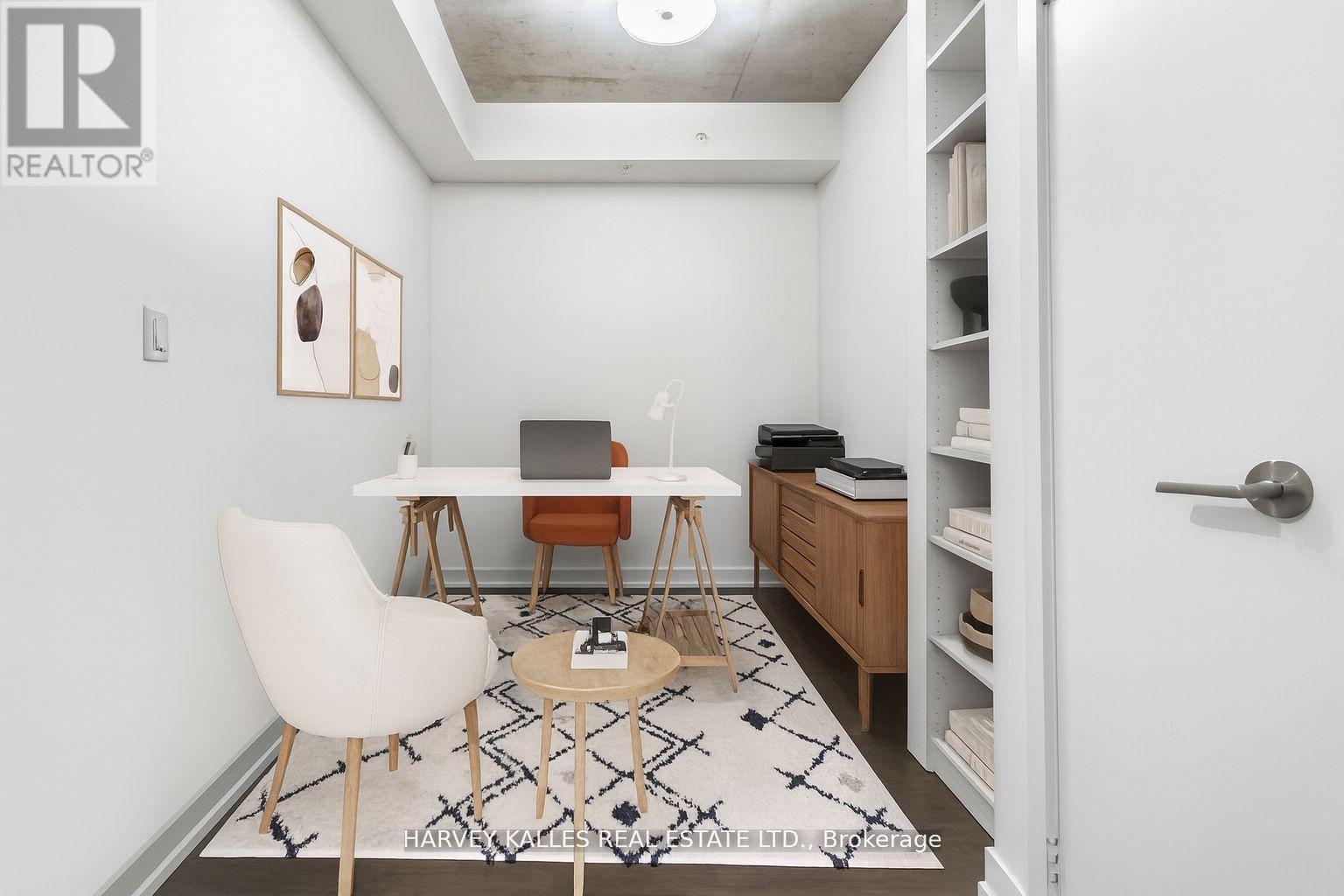 318 - 109 OSSINGTON AVENUE