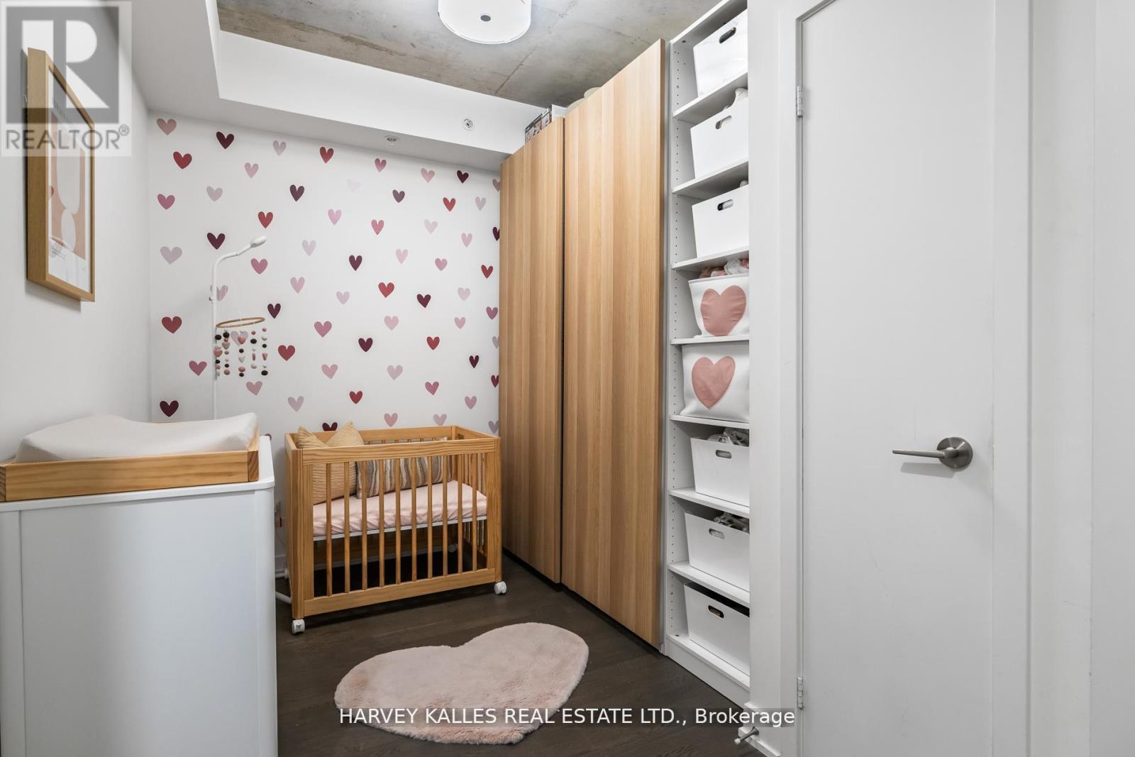 318 - 109 OSSINGTON AVENUE