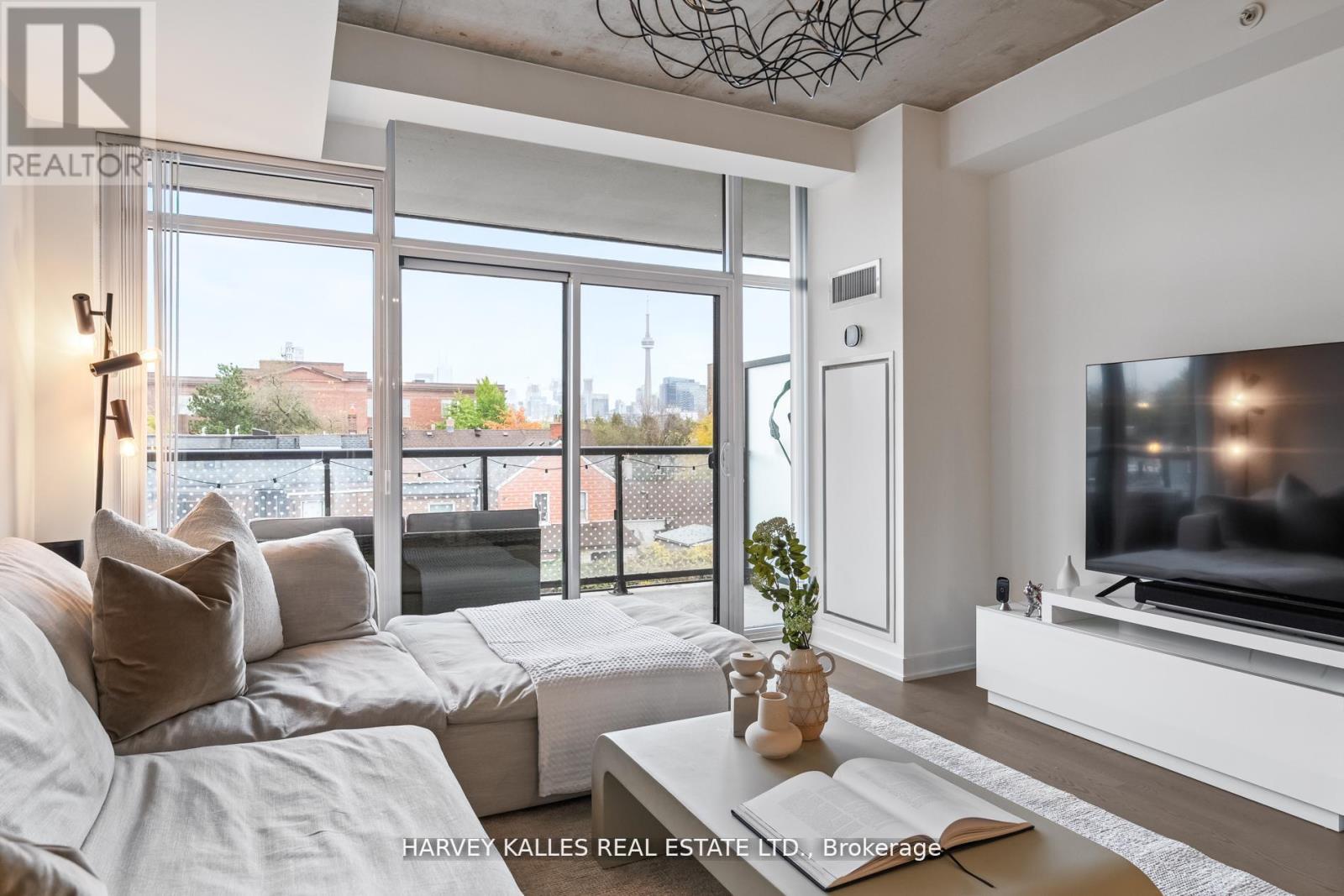 318 - 109 OSSINGTON AVENUE