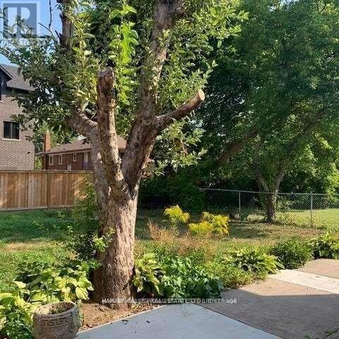 MAIN - 72 MCGILLIVRAY AVENUE